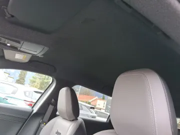 Car image 27