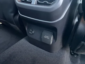 Car image 30