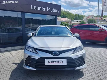 Car image 3