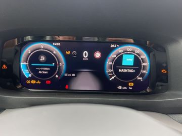 Car image 18