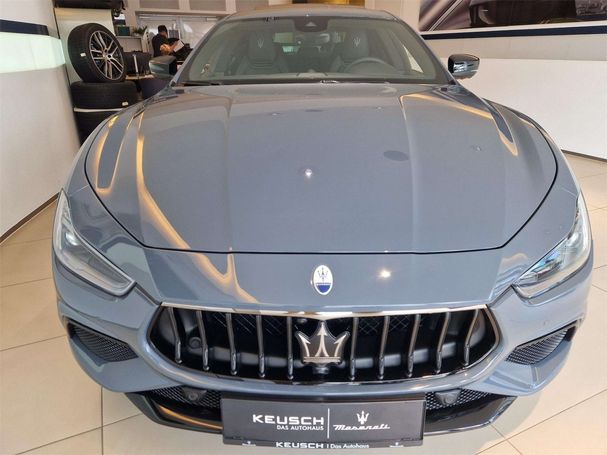 Maserati Ghibli Modena Q4 316 kW image number 9