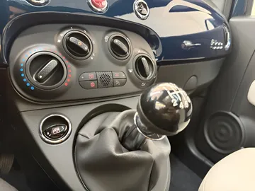 Car image 17