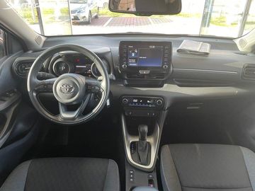 Car image 11