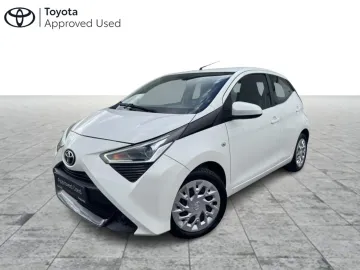 Car image 24