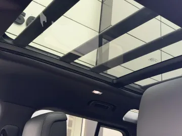Car image 33