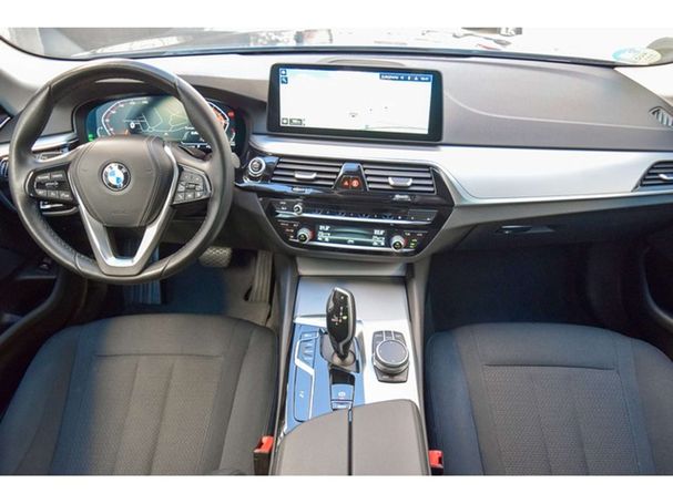 BMW 520d Touring 140 kW image number 38