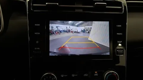 Car image 21