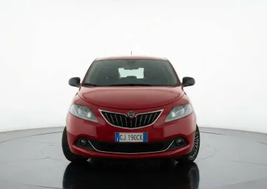 Car image 3