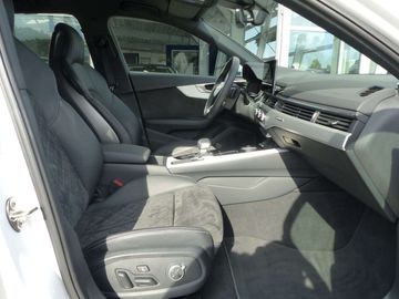 Car image 30