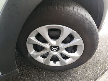 Car image 31