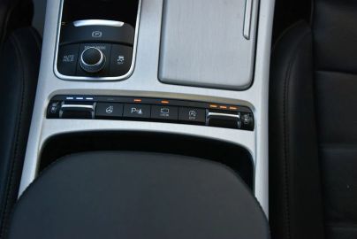 Car image 29