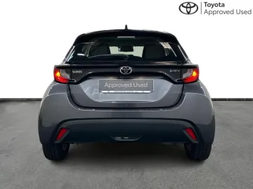 Car image 2