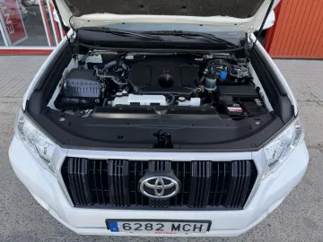 Car image 27