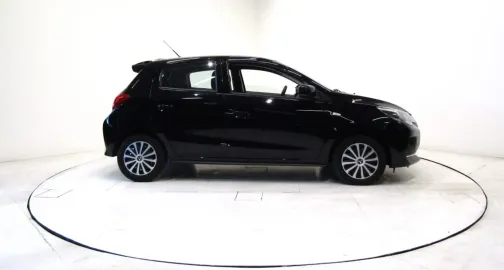 Car image 26