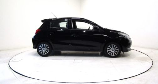 Car image 26
