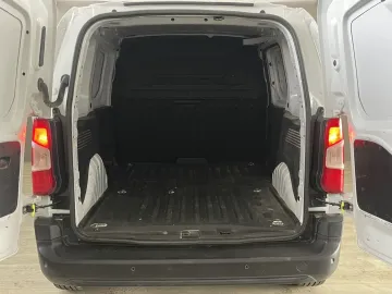 Car image 41