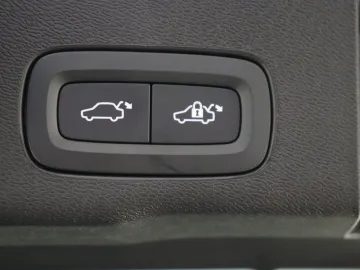 Car image 34