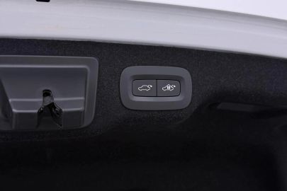 Car image 49