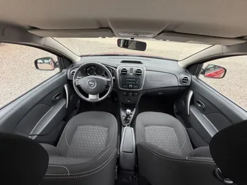 Car image 28