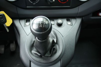 Car image 22