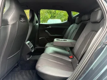 Car image 38
