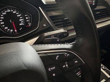 Car image 37