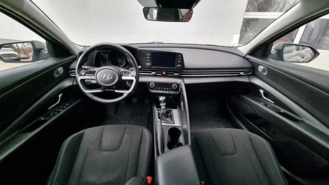 Car image 13