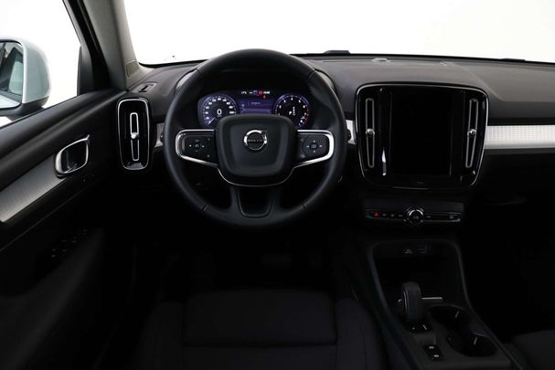 Volvo XC40 T2 95 kW image number 2