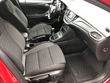 Car image 12