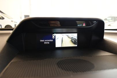 Car image 25