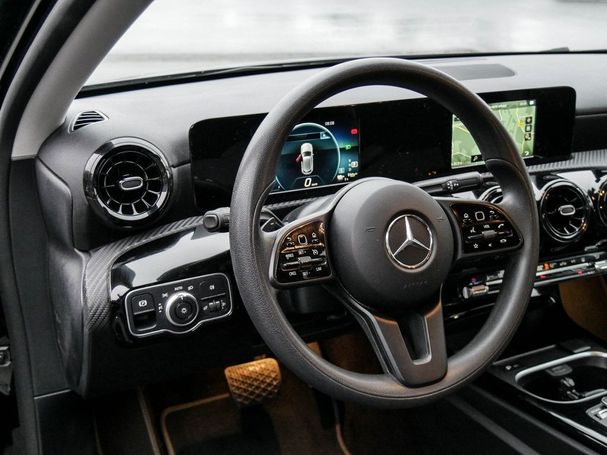 Mercedes-Benz A 250 e 160 kW image number 9