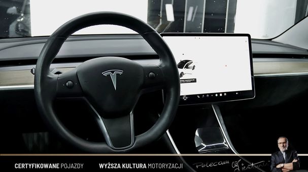 Tesla Model 3 AWD 324 kW image number 17