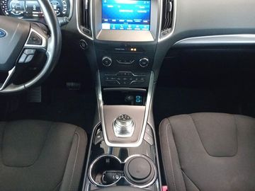 Car image 13