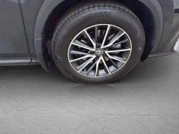 Car image 37