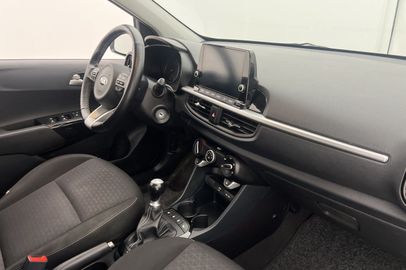 Car image 24