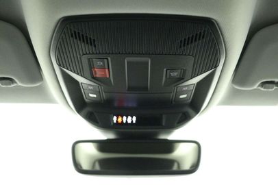 Car image 37