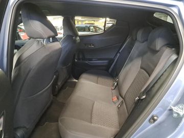 Car image 30