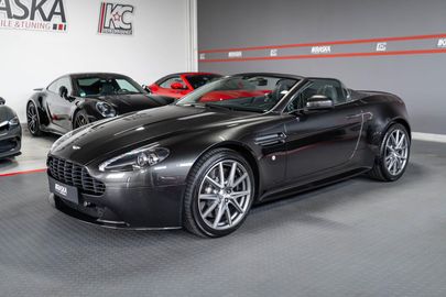Car image 26