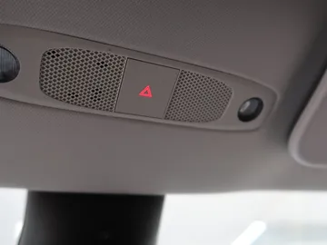 Car image 35