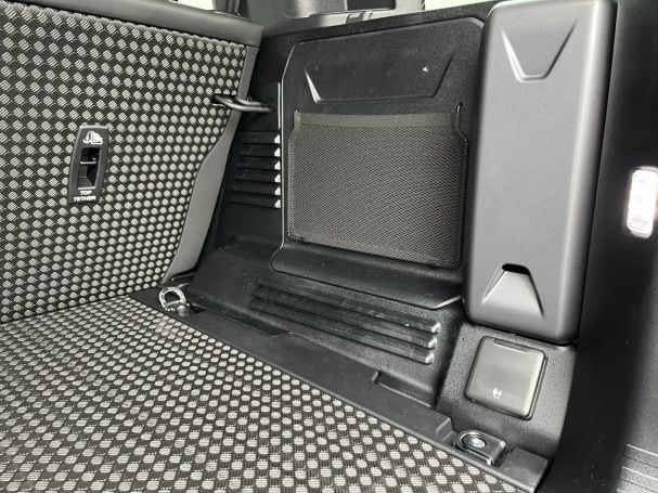 Land Rover Defender 221 kW image number 14