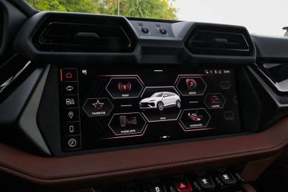 Car image 32