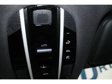 Car image 35