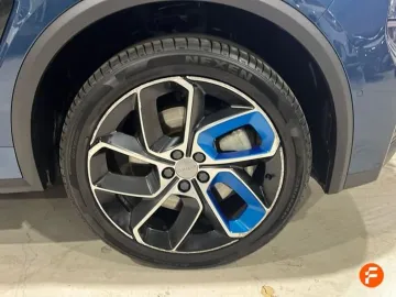 Car image 40