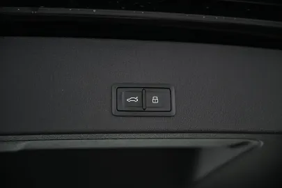 Car image 38
