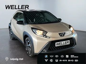 Car image 2