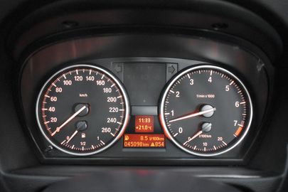 Car image 24