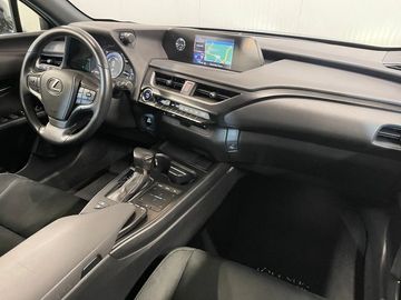 Car image 8