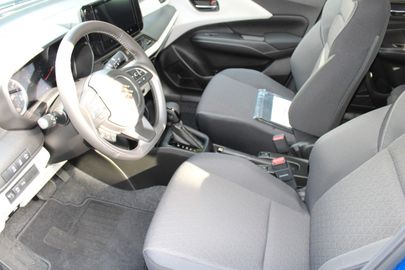 Car image 11