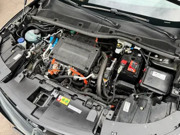 Car image 32