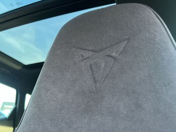 Car image 33